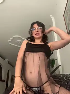 Snapshot of DavidAndClare chatting on February 2026 01:20:01 PM DavidAndClare online show from February 2026 01:20:01 PM