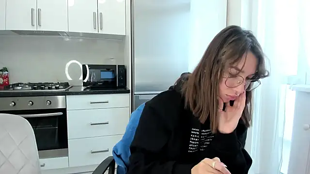 marylips online show from December 2025 10:54:01 AM