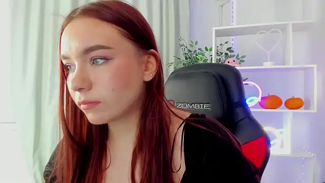 NoraHaynes online show from October 2025 03:07:02 AM