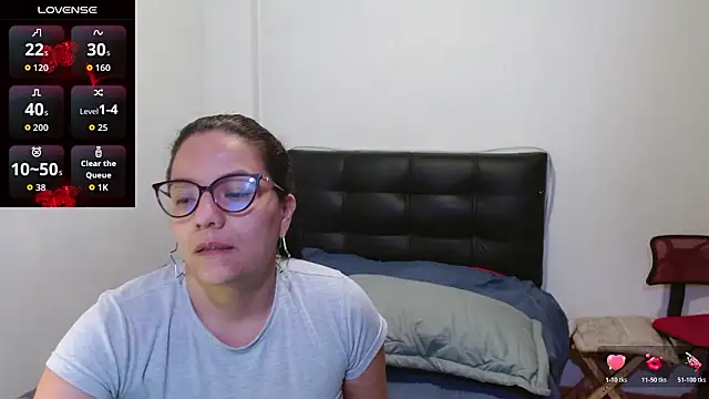 Snapshot of Megan_Milf__ chatting on March 2026 12:33:02 PM Megan Milf online show from March 2026 12:33:02 PM