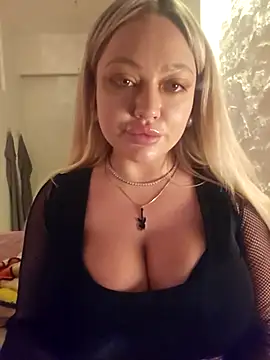 Snapshot of misstitmouseofficial chatting on September 2025 08:44:02 PM misstitmouseofficial online show from September 2025 08:44:02 PM