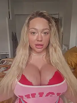 Snapshot of misstitmouseofficial chatting on October 2025 01:42:01 PM misstitmouseofficial online show from October 2025 01:42:01 PM