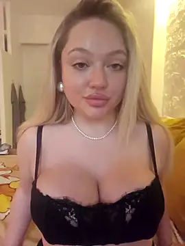 Snapshot of misstitmouseofficial chatting on October 2025 01:56:02 PM misstitmouseofficial online show from October 2025 01:56:02 PM