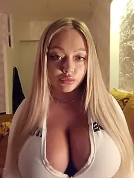 Snapshot of misstitmouseofficial chatting on November 2025 05:58:02 PM misstitmouseofficial online show from November 2025 05:58:02 PM