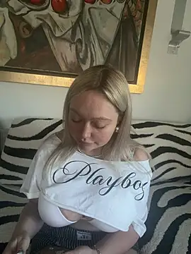 Snapshot of misstitmouseofficial chatting on March 2026 12:56:01 PM misstitmouseofficial online show from March 2026 12:56:01 PM