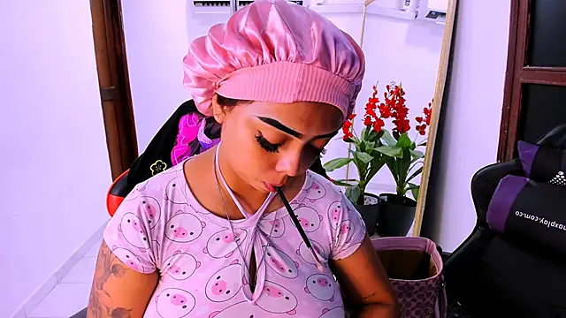 nahomy ryans online show from September 2025 05:39:02 PM