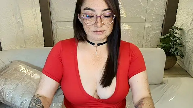 Snapshot of mariehw_r chatting on September 2025 03:06:02 AM mariehw r online show from September 2025 03:06:02 AM