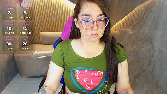 Snapshot of mariehw_r chatting on October 2025 12:48:02 PM mariehw r online show from October 2025 12:48:02 PM