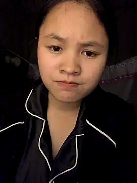 NhuFox online show from November 2025 01:13:02 PM