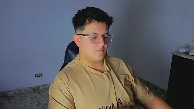 Snapshot of Ryan_Doretti chatting on October 2025 11:10:01 AM Ryan Doretti online show from October 2025 11:10:01 AM