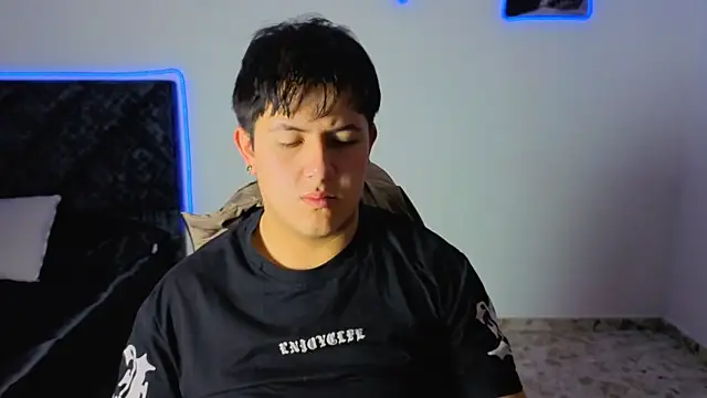 Snapshot of Ryan_Doretti chatting on November 2025 10:26:02 AM Ryan Doretti online show from November 2025 10:26:02 AM