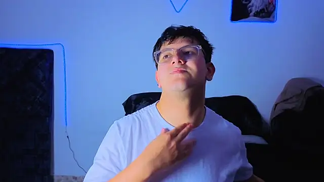 Snapshot of Ryan_Doretti chatting on December 2025 07:09:01 PM Ryan Doretti online show from December 2025 07:09:01 PM