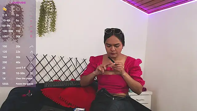 Snapshot of shiara_blake chatting on October 2025 03:02:02 PM shiara blake online show from October 2025 03:02:02 PM