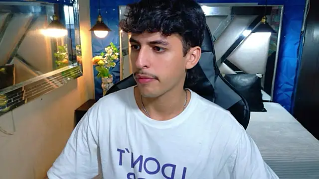 Snapshot of Alan_Del_Reyx chatting on February 2026 01:45:04 AM Alan Del Reyx online show from February 2026 01:45:04 AM