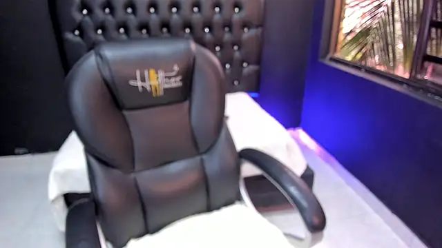 amanda noir online show from January 2026 07:04:02 PM