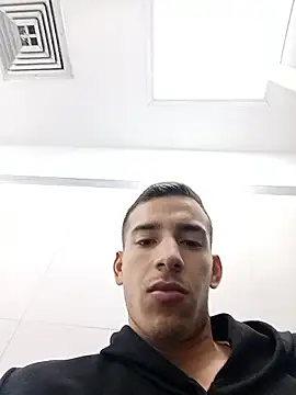 Snapshot of Jose20moro chatting on November 2025 03:37:02 PM Jose20moro online show from November 2025 03:37:02 PM