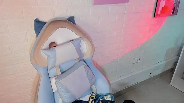 Hannahpage online show from September 2025 12:05:02 PM