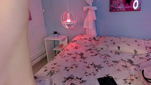 Hannahpage online show from December 2025 12:36:02 PM