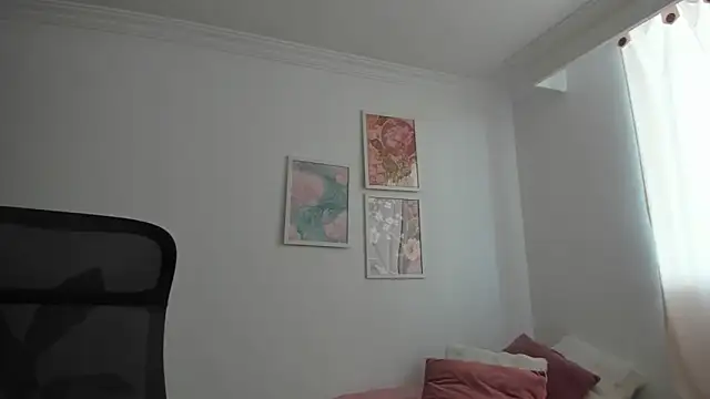 canelleGarces online show from June 2026 01:24:01 PM