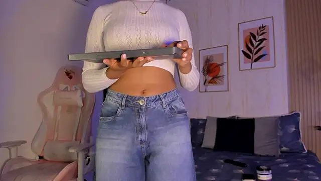 Snapshot of Ayleen_Dunkan chatting on October 2025 12:34:02 PM Ayleen Dunkan online show from October 2025 12:34:02 PM