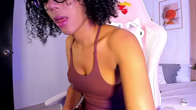 Snapshot of Ayleen_Dunkan chatting on October 2025 12:39:02 PM Ayleen Dunkan online show from October 2025 12:39:02 PM