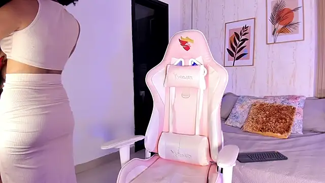 Snapshot of Ayleen_Dunkan chatting on November 2025 12:34:01 PM Ayleen Dunkan online show from November 2025 12:34:01 PM