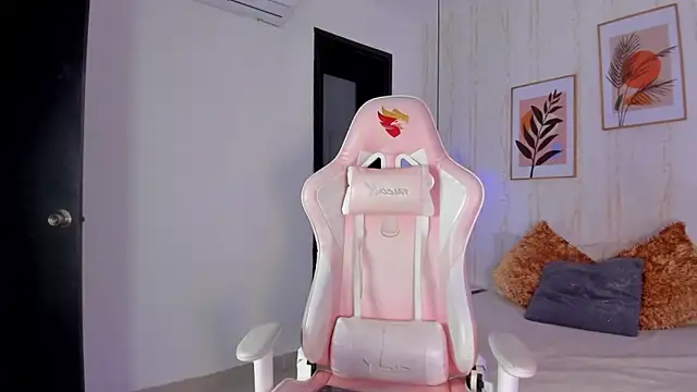 Snapshot of Ayleen_Dunkan chatting on November 2025 01:04:01 PM Ayleen Dunkan online show from November 2025 01:04:01 PM