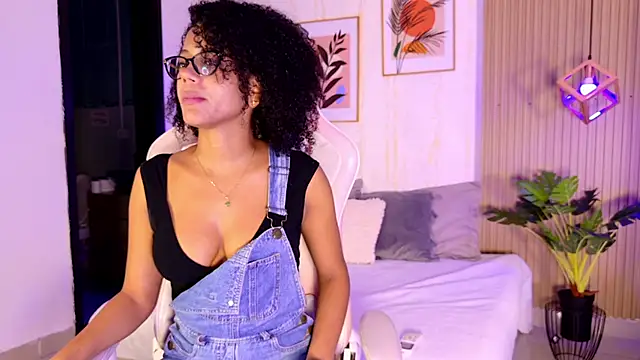 Snapshot of Ayleen_Dunkan chatting on February 2026 01:21:02 PM Ayleen Dunkan online show from February 2026 01:21:02 PM