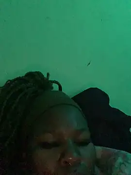 Snapshot of Seductive_Yellow_Titties chatting on May 2026 01:47:02 AM Seductive Yellow Titties online show from May 2026 01:47:02 AM
