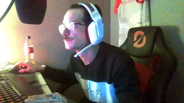 Dikklauss online show from October 2025 06:19:02 PM
