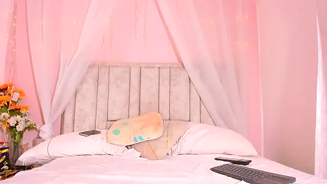 Rachellcooperrr online show from October 2025 02:13:02 PM