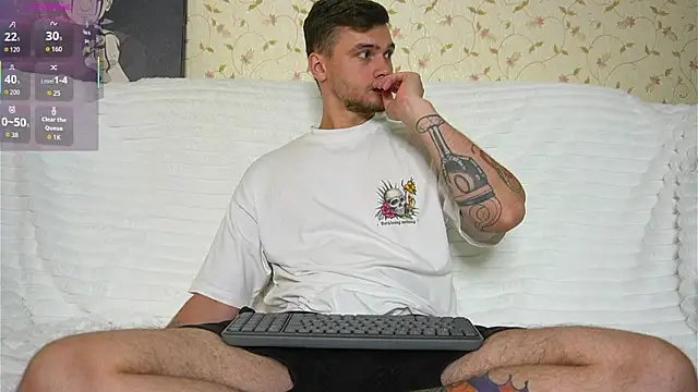 johnstoneisland online show from June 2026 06:09:02 PM