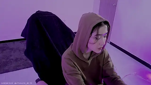 LilithCary online show from January 2026 09:39:02 PM