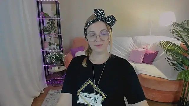 YourUniverser online show from September 2025 03:22:01 PM