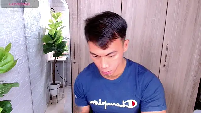 PinooyMilker online show from November 2025 12:30:01 PM