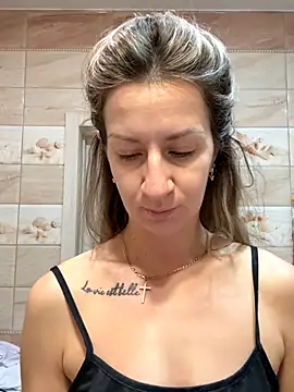 EvvaMur online show from October 2025 12:33:02 AM