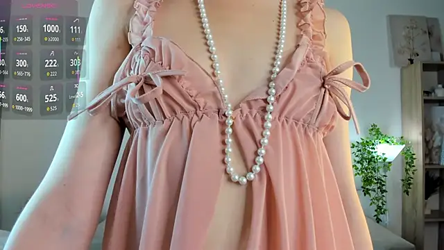 Snapshot of Ice_Strawberry chatting on November 2025 03:16:01 AM Ice Strawberry online show from November 2025 03:16:01 AM