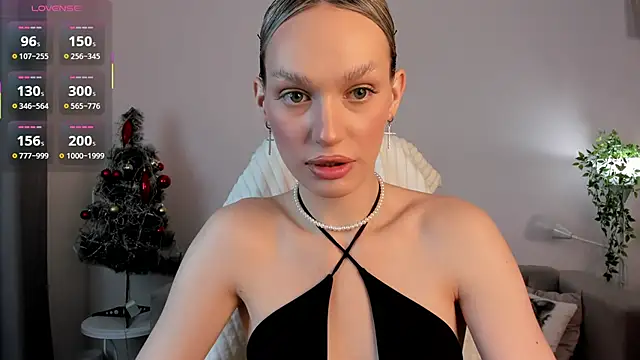 Snapshot of Ice_Strawberry chatting on December 2025 03:11:01 AM Ice Strawberry online show from December 2025 03:11:01 AM