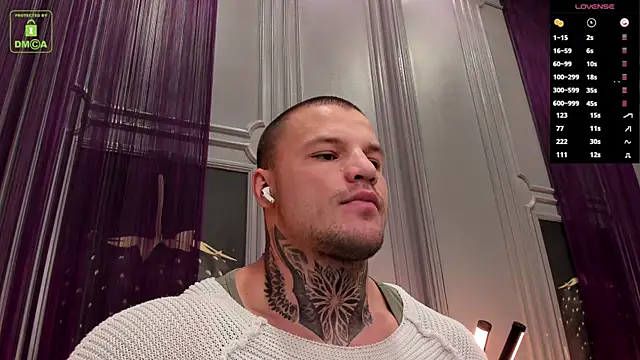 Snapshot of OliverSport chatting on December 2024 10:32:01 AM OliverSport online show from December 2024 10:32:01 AM