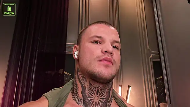 Snapshot of OliverSport chatting on December 2024 01:35:01 PM OliverSport online show from December 2024 01:35:01 PM