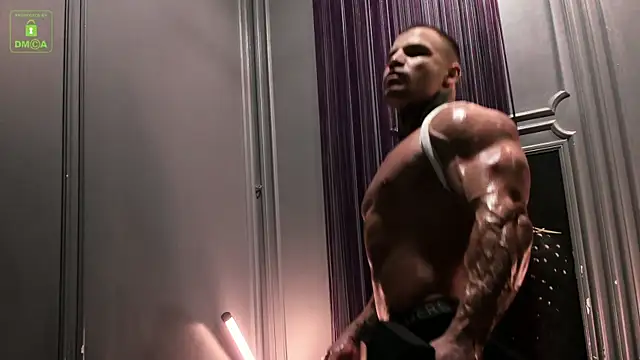 Snapshot of OliverSport chatting on January 2025 03:40:01 PM OliverSport online show from January 2025 03:40:01 PM