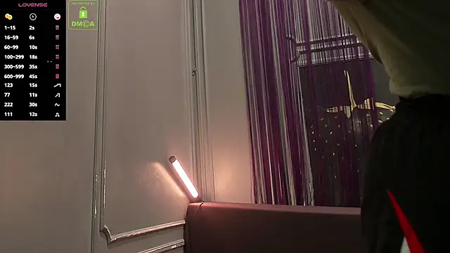 Snapshot of OliverSport chatting on October 2025 10:47:02 AM OliverSport online show from October 2025 10:47:02 AM