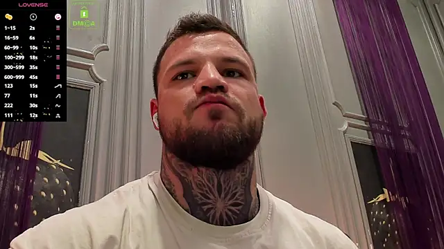 Snapshot of OliverSport chatting on October 2025 03:32:01 PM OliverSport online show from October 2025 03:32:01 PM