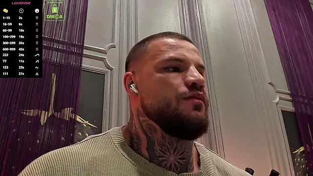 Snapshot of OliverSport chatting on October 2025 10:56:02 AM OliverSport online show from October 2025 10:56:02 AM