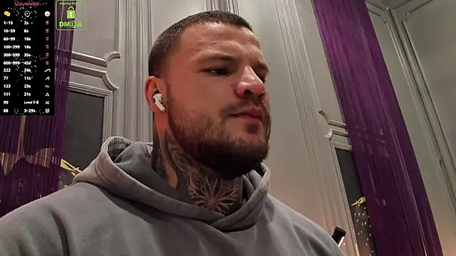 Snapshot of OliverSport chatting on November 2025 03:34:02 PM OliverSport online show from November 2025 03:34:02 PM