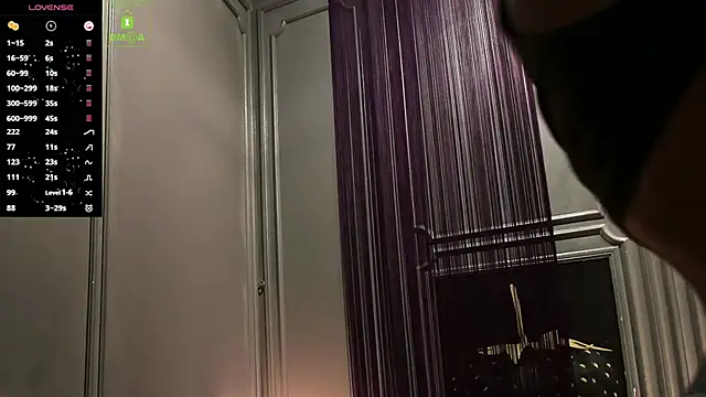 Snapshot of OliverSport chatting on November 2025 04:07:02 PM OliverSport online show from November 2025 04:07:02 PM