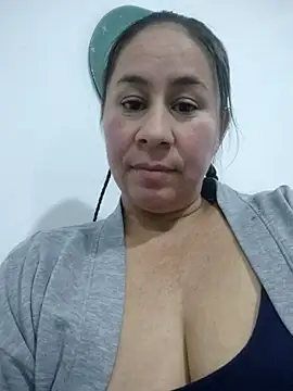 Snapshot of Nala1986 chatting on November 2025 01:37:01 AM Nala1986 online show from November 2025 01:37:01 AM