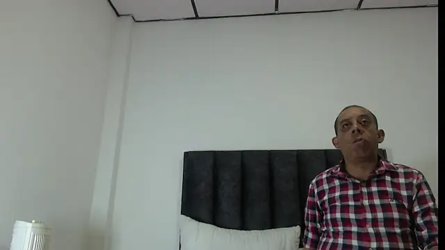 Snapshot of GabrielandAbigail chatting on November 2025 01:14:02 PM GabrielandAbigail online show from November 2025 01:14:02 PM