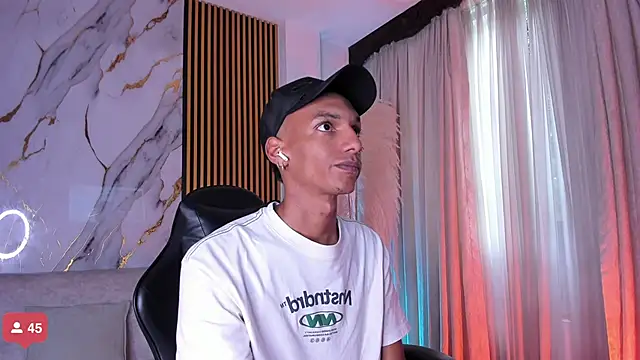 JulienSaint online show from November 2025 12:16:01 PM