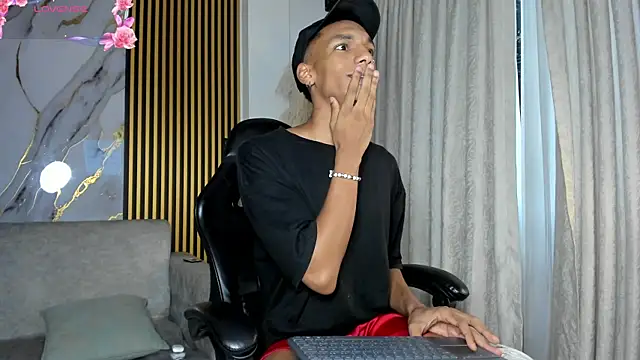 JulienSaint online show from November 2025 11:54:02 AM